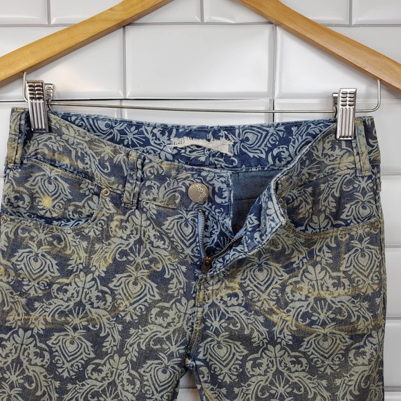 Free People Blue and Cream Patterned Skinny Jeans - Picture 6 of 16